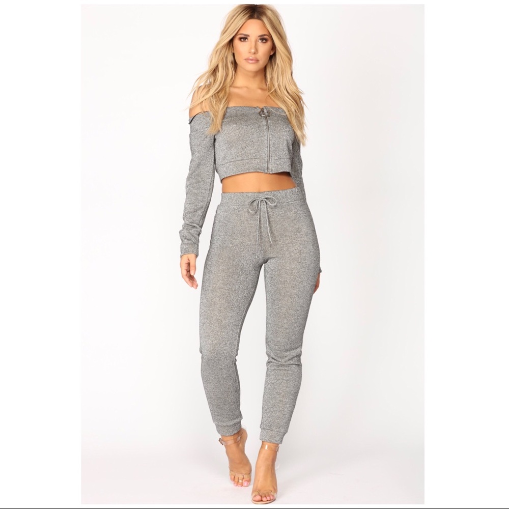 ✨Sparkly 2 Piece Crop Top & Jogger Set ✨